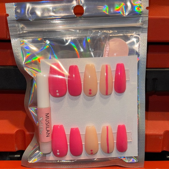 Other - Pink and Cream Nail Set